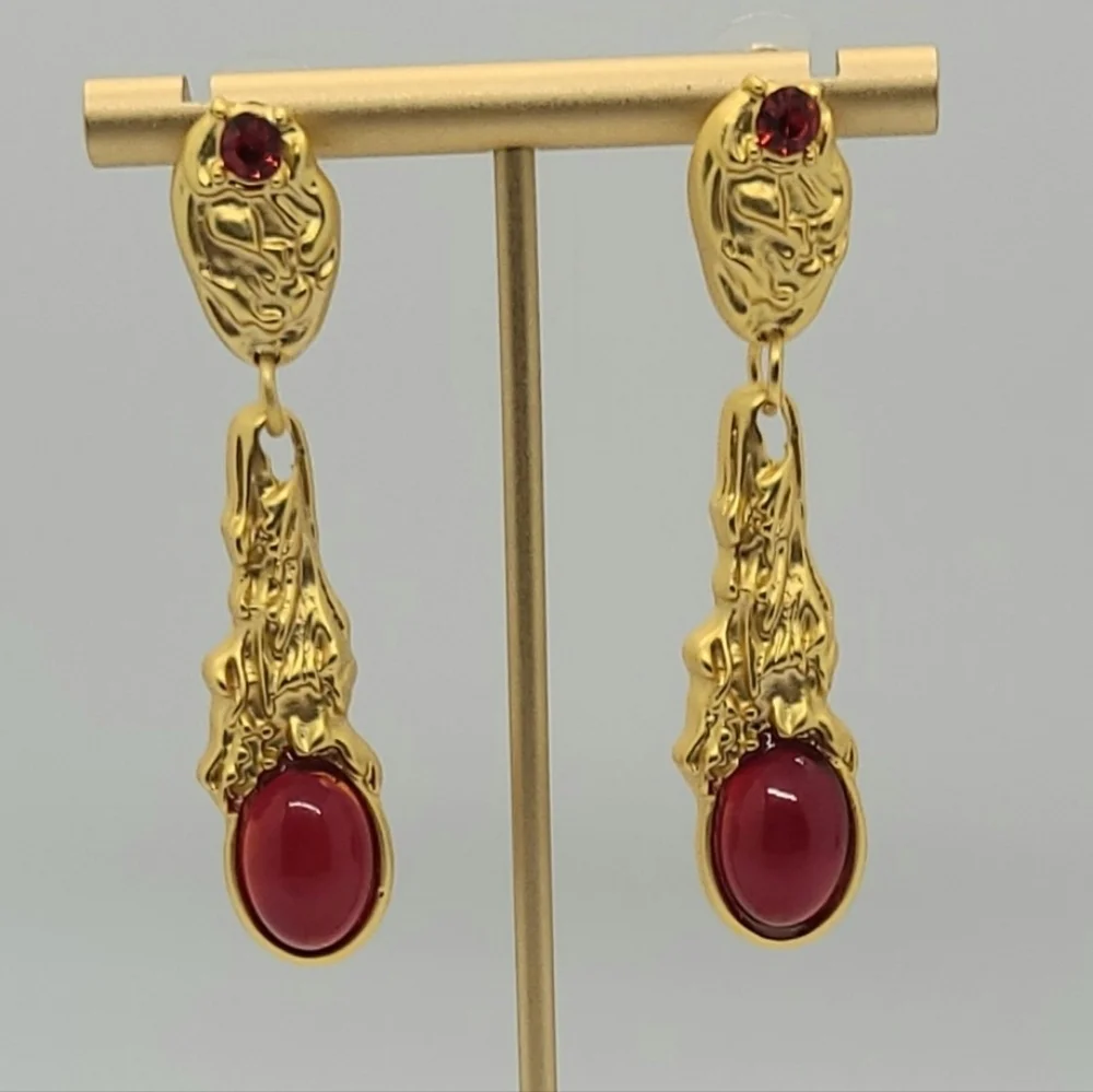 NWT Vintage Baroque Palace Red Crystal Gold Drop Earrings
